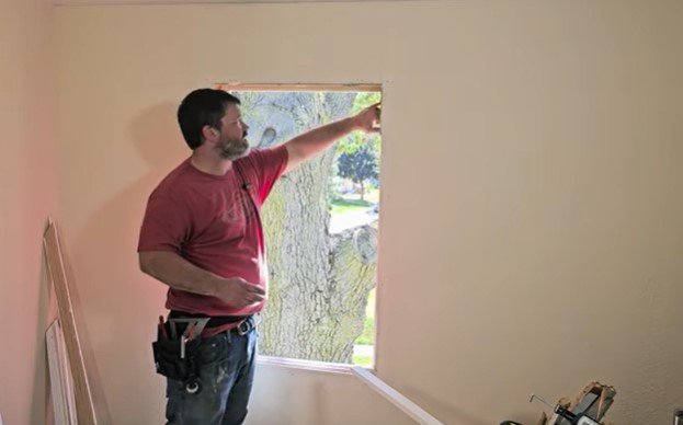 our team member do window repair in minneapolis