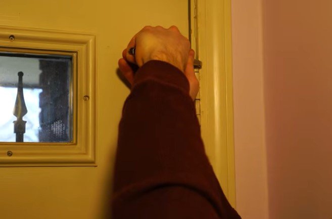 door hinge repair minneapolis