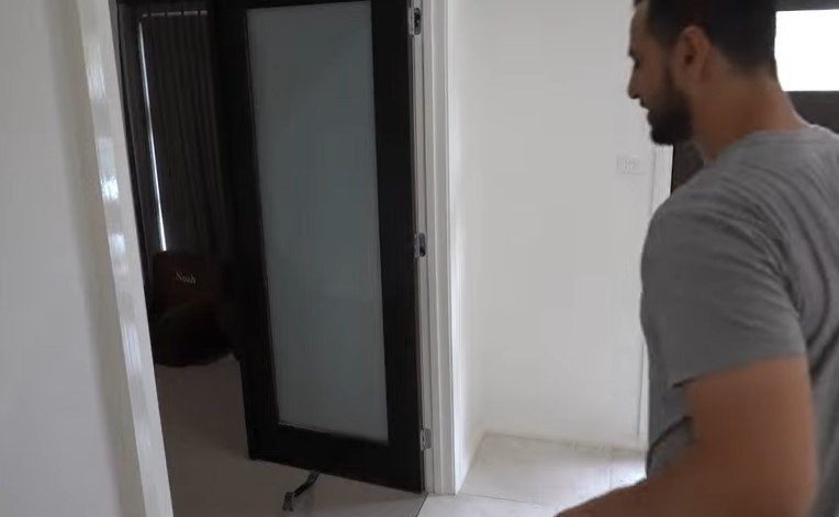 Why Your Door Won't Close Properly (And How to Fix It)​